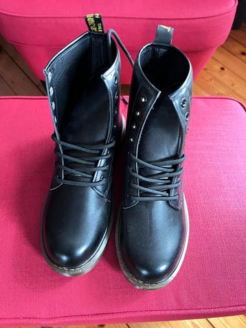 Zwarte Lage Dames Laarzen - Nieuw, maat 41 beschikbaar voor biedingen