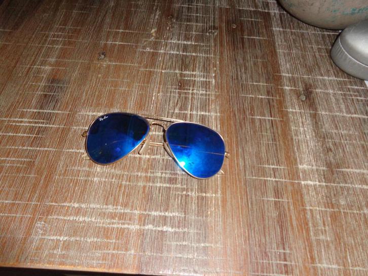 zonnebrillen van Ray-Ban, Oliver Peoples en DOLCE & GABBANA, Sieraden, Tassen en Uiterlijk, Zonnebrillen en Brillen | Dames, Zo goed als nieuw