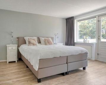 Boxspring 200x180 + Topper - Beige beschikbaar voor biedingen