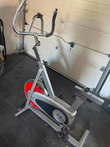 Crosstrainer beschikbaar voor biedingen
