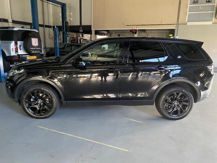 Land Rover Discovery Sport 2.0 TD4 4WD Aut9 2017 zwart, Auto's, Land Rover, Particulier, 360° camera, 4x4, Achteruitrijcamera