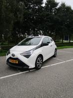 Toyota Aygo 1.0 Vvt-i 72pk 3D 2019 Wit, Auto's, Stof, Zwart, 4 stoelen, Wit