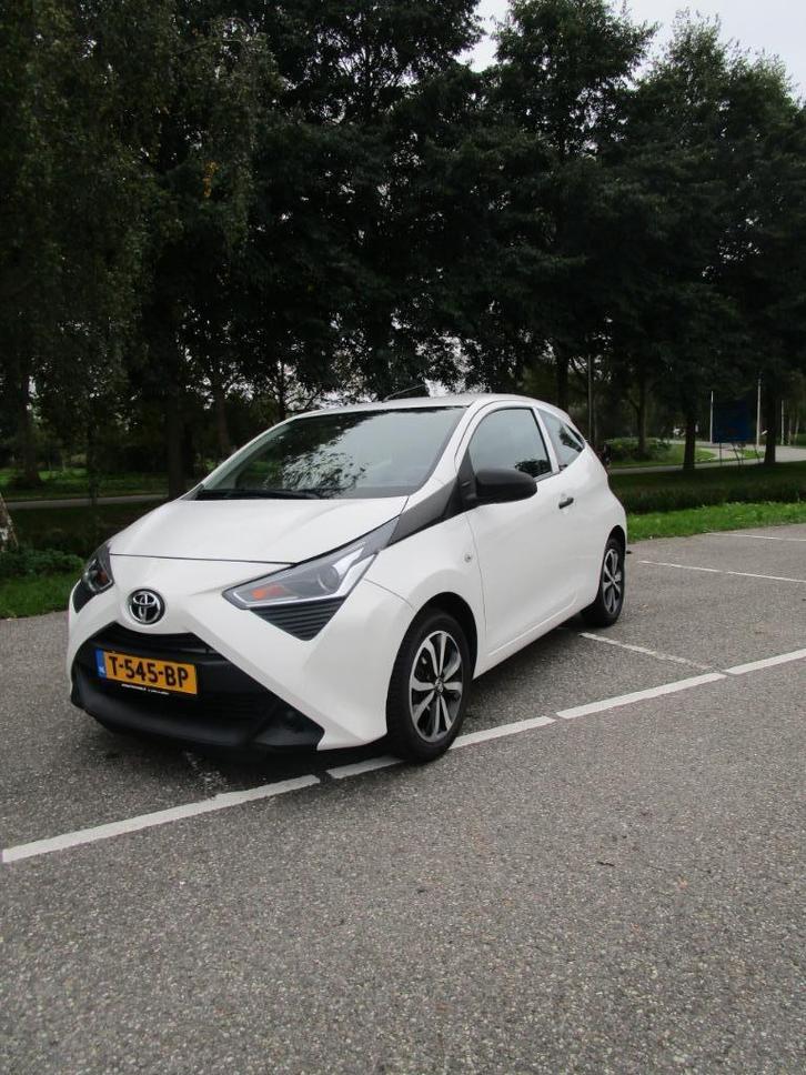 Toyota Aygo 1.0 Vvt-i 72pk 3D 2019 Wit, Auto's, Toyota, Particulier, Aygo, ABS, Airbags, Airconditioning, Bluetooth, Boordcomputer