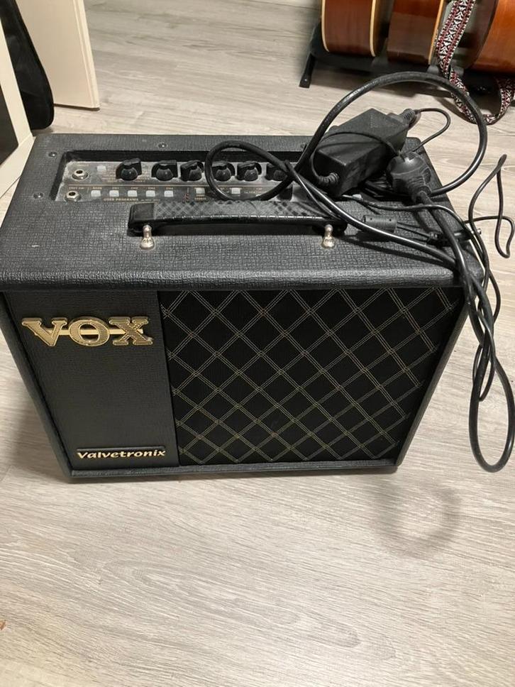 VOX VT20X VALVETRONIX 100 Euro vaste prijs!!!!, Muziek en Instrumenten, Versterkers | Bas en Gitaar, Zo goed als nieuw, Gitaar