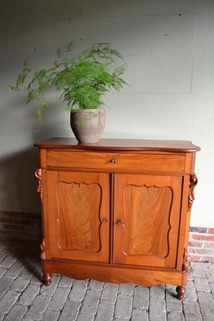 Prachtige antieke mahonie biedermeier meidenkast., Antiek en Kunst, Antiek | Meubels | Kasten, Verzenden