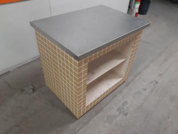 BBQ meubel buitenkeuken  met RVS blad en okergele tegeltjes beschikbaar voor biedingen