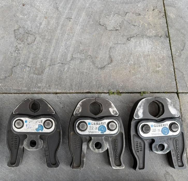 Persbekken geberit mapress 12-22-28 mm mini novopress, Doe-het-zelf en Verbouw, Gereedschap | Handgereedschap, Gebruikt, Ophalen