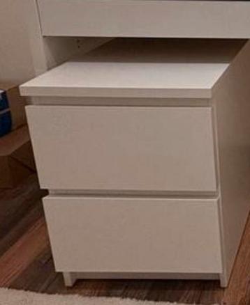Malm nachtkastje - Zo goed als nieuw! beschikbaar voor biedingen
