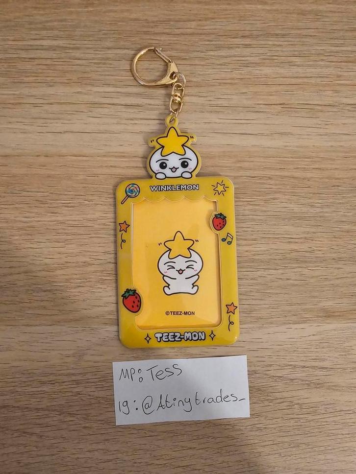 Kpop Ateez Winklemon teezmon photocard holder, Verzamelen, Muziek, Artiesten en Beroemdheden, Zo goed als nieuw, Foto of Kaart