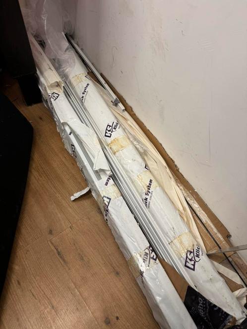 Gordijnrails donker grijs en Wit | Nieuw | 3 en 4 meter, Huis en Inrichting, Stoffering | Gordijnen en Lamellen, Nieuw, 200 cm of meer