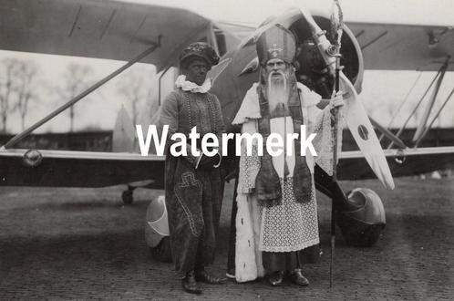 KLM foto Waalhaven Sinterklaas en Zwarte Piet 1933, Verzamelen, Luchtvaart en Vliegtuigspotten, Kaart, Foto of Prent, Ophalen of Verzenden