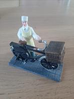 Kerstdorp miniatuur man met bakfiets, Diversen, Ophalen of Verzenden