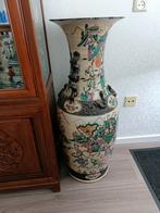 Grote Chinese vaas met draken en figuren, Antiek en Kunst, Ophalen of Verzenden