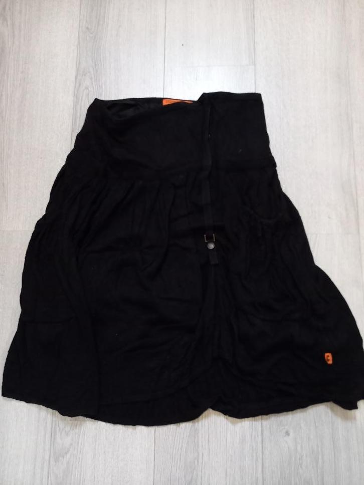 Aparte Zwarte Object Rok (Maat 38), Kleding | Dames, Rokken, Zo goed als nieuw, Maat 38/40 (M), Zwart, Knielengte, Ophalen of Verzenden