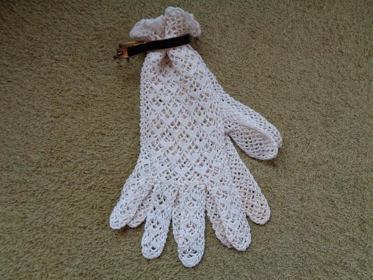Antieke handschoenknijper met gehaakte handschoenen, Antiek en Kunst, Antiek | Kleding en Accessoires, Dames, Ophalen of Verzenden