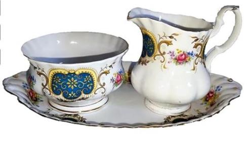 Royal Albert/Melkkannetje en Suikerpot op dienblad, Antiek en Kunst, Antiek | Servies los, Ophalen of Verzenden