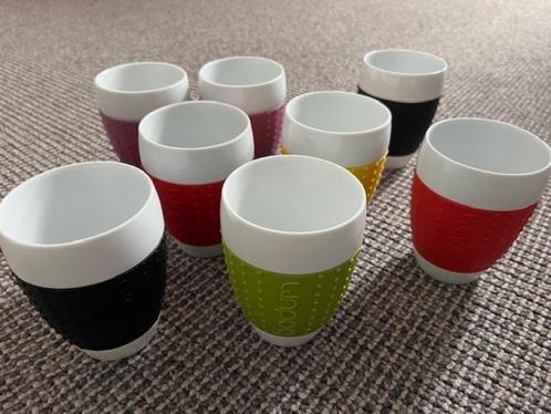 Bodum mokken van porselein met kunststof sleeve, Huis en Inrichting, Keuken | Servies, Zo goed als nieuw, Overige typen, Overige stijlen