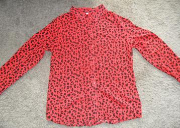 In goede staat: felrode damesblouse, HEMA, maat M beschikbaar voor biedingen