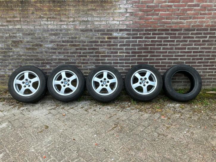 16 inch BMW lichtmetalen velgen met winterbanden, Auto-onderdelen, Banden en Velgen, Velg(en), Winterbanden, 16 inch, 225 mm, Personenwagen