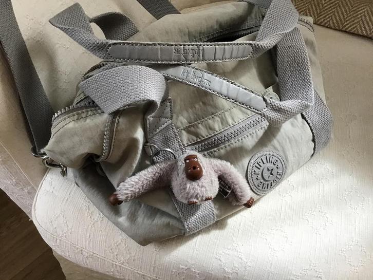 KIPLING!Nieuw!Grijze Hand/Schouder Tas&Origineel Aapje., Sieraden, Tassen en Uiterlijk, Tassen | Damestassen, Nieuw, Schoudertasje