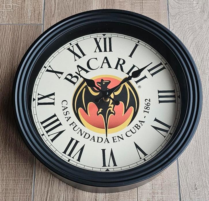 Superdikke BACARDI wandklok met metalen rand, Verzamelen, Merken en Reclamevoorwerpen, Nieuw, Overige typen, Ophalen of Verzenden