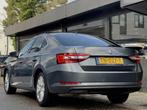 Skoda Superb 1.4 TSI AUT7 ACT CLEVER EDITION PANODAK NAVI AP, Auto's, Skoda, Te koop, Zilver of Grijs, Xenon verlichting, 720 kg