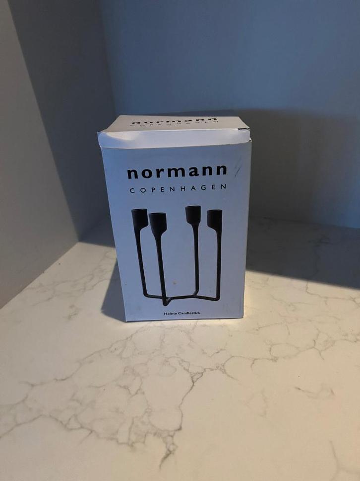 Normann Copenhagen Heima kandelaar, nieuw, Huis en Inrichting, Woonaccessoires | Kandelaars en Kaarsen, Nieuw, Minder dan 25 cm
