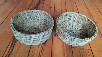 2  rietenmanden  beschikbaar voor biedingen