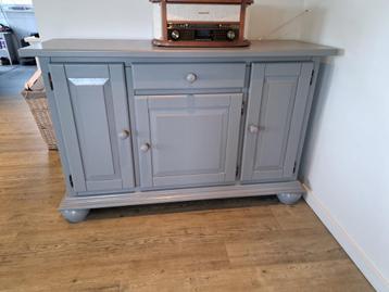 Eiken meubels beschikbaar voor biedingen