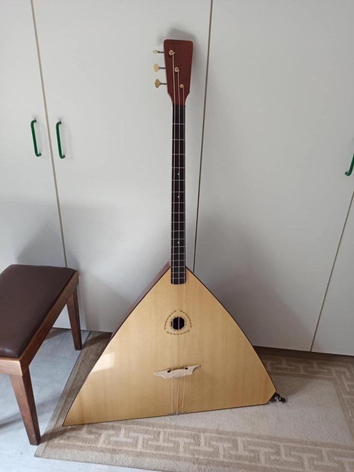 Hora - Contrabass Balalaika, Muziek en Instrumenten, Snaarinstrumenten | Overige, Zo goed als nieuw, Overige typen, Ophalen