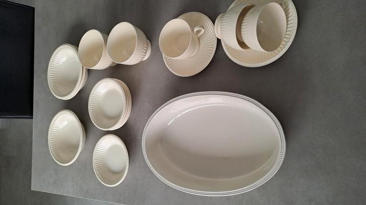Losse delen Wedswood. Beige met ribbeltje., Huis en Inrichting, Keuken | Servies, Zo goed als nieuw, Overige stijlen, Ophalen of Verzenden