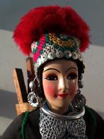 Mooie vintage handgemaakte pop uit Thailand 33 cm., Ophalen of Verzenden