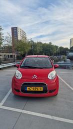 Citroën C1 1.0i 68PK 5D 2011 Rood, Auto's, Citroën, Voorwielaandrijving, Euro 5, Stof, Zwart
