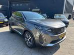 Peugeot 3008 1.6 HYbrid 225 Allure! Aut! 360 Camera! Navi!, Auto's, Peugeot, Zwart, 4 cilinders, 181 pk, Leder en Stof