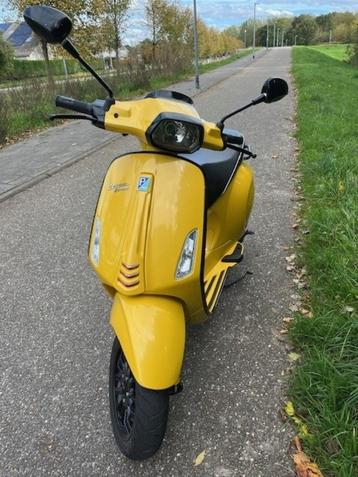 Scooter Piaggio Vespa Sprint 4T geel beschikbaar voor biedingen