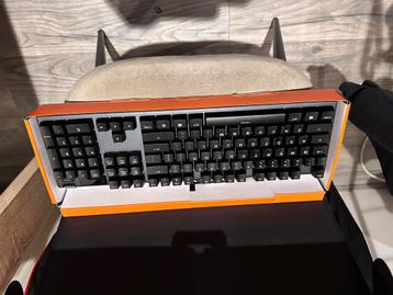 SteelSeries Apex 5 - Zo goed als nieuw beschikbaar voor biedingen