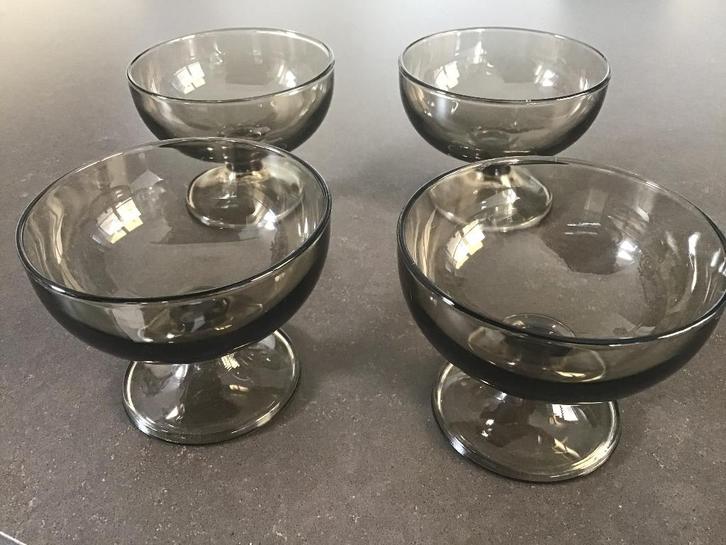11x Vintage Rook Glazen BP Luminarc Arcoroc Wijn / Dessert, Verzamelen, Glas en Borrelglaasjes, Zo goed als nieuw, Overige typen
