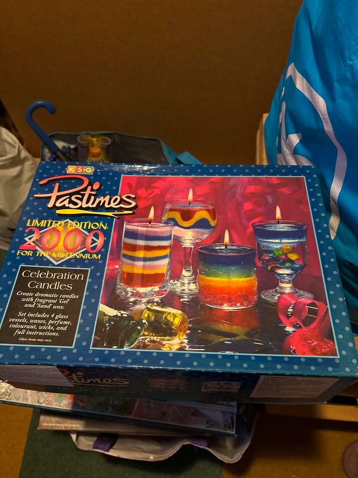 Pastimes Celebration Candles 2000 - Nieuw, Hobby en Vrije tijd, Knutselen, Nieuw, Materiaal, Ophalen of Verzenden