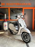 Vespa Sprint Primavera BROM 45km 2018 iget Krijt Grijs, Ophalen, Vespa, Gebruikt, Overige modellen