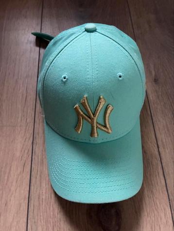 New Era woman adjustable cap hat pet nieuwstaat Wow! beschikbaar voor biedingen