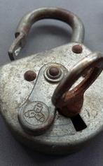 Om 1850 - 1925 Hangsloten Sloten Hang Sluitwerk Slot Sleutel, Antiek en Kunst, Antiek | Gereedschap en Instrumenten, Ophalen of Verzenden