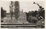 UITHUIZEN Menkemaborg, Verzamelen, Ansichtkaarten | Nederland, Verzenden, 1940 tot 1960, Gelopen, Groningen
