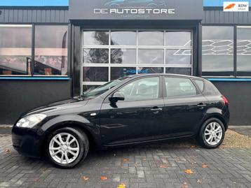 Kia Cee'd 1.4 Fifteen Airco Lm Velgen Zeer Nette Auto Dealer beschikbaar voor biedingen