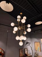 Vintage messing moleculenlamp met 17 lichtpunten, Huis en Inrichting, Lampen | Hanglampen, Ophalen of Verzenden, Glas, Minder dan 50 cm