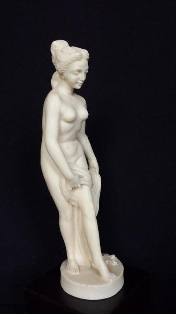 BEELDJE badende NIMF <> “de BAADSTER” van FALCONET 22,5 cm. beschikbaar voor biedingen