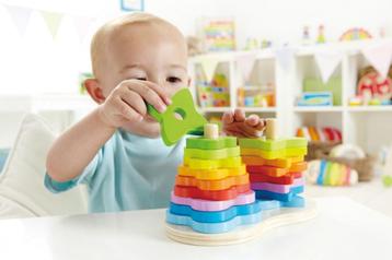 Hape houten regenboogpuzzel beschikbaar voor biedingen