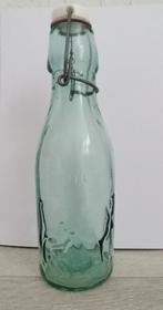 Oude groene melkfles met beugel., Antiek en Kunst, Ophalen of Verzenden