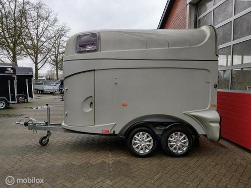 Mooie nette Polyester Humbaur pegasus. Aluminium vloer., Dieren en Toebehoren, Paarden en Pony's | Trailers en Aanhangwagens, Gebruikt