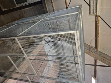 voliere ca 260 hoog beschikbaar voor biedingen