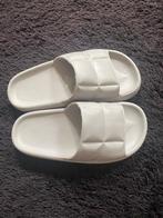 H&M slippers maat 39-40, grijs, nieuw, Slippers, H&M, Nieuw, Ophalen of Verzenden